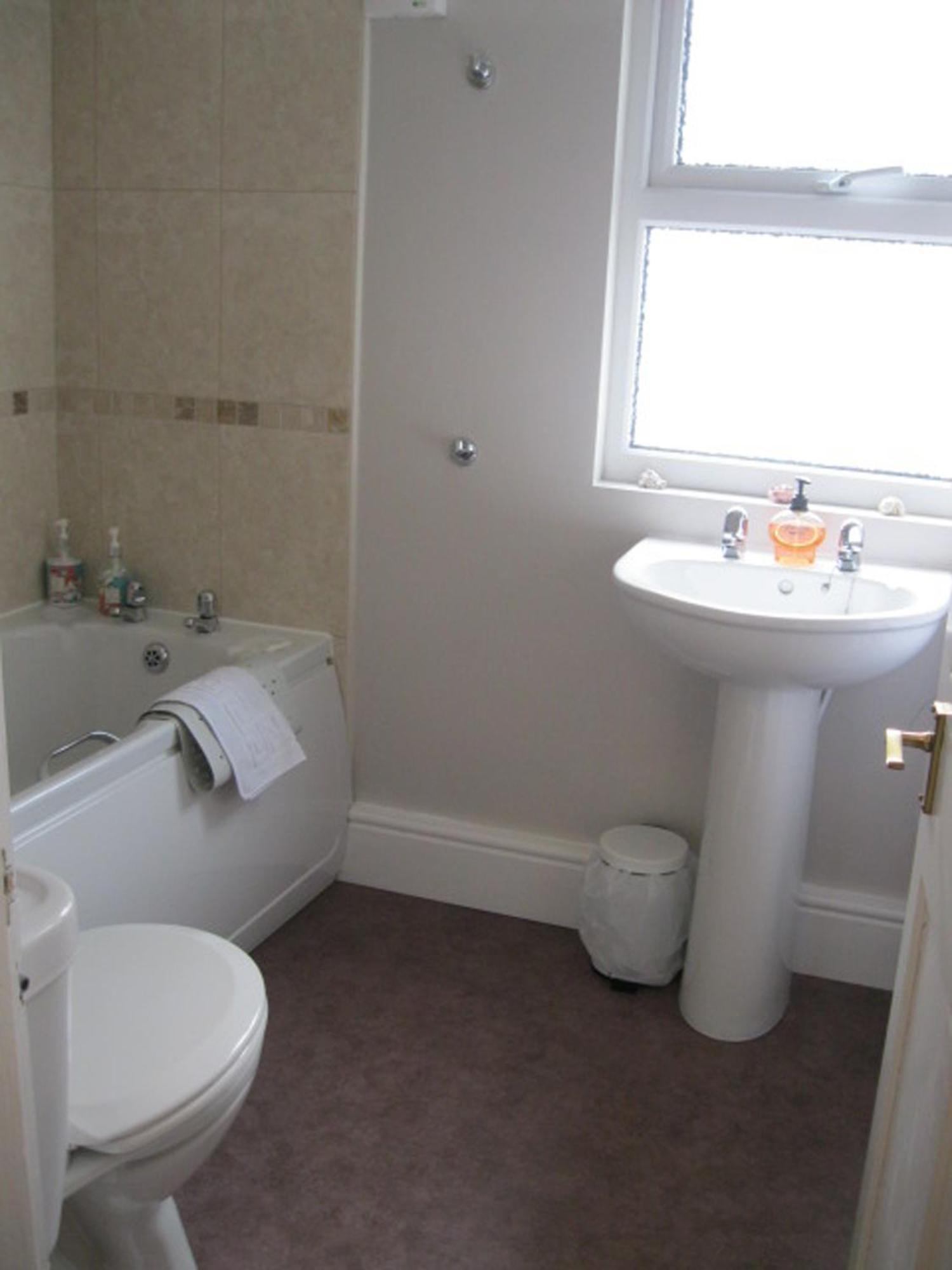 Harvington House Bed and Breakfast Κέσγουικ Δωμάτιο φωτογραφία